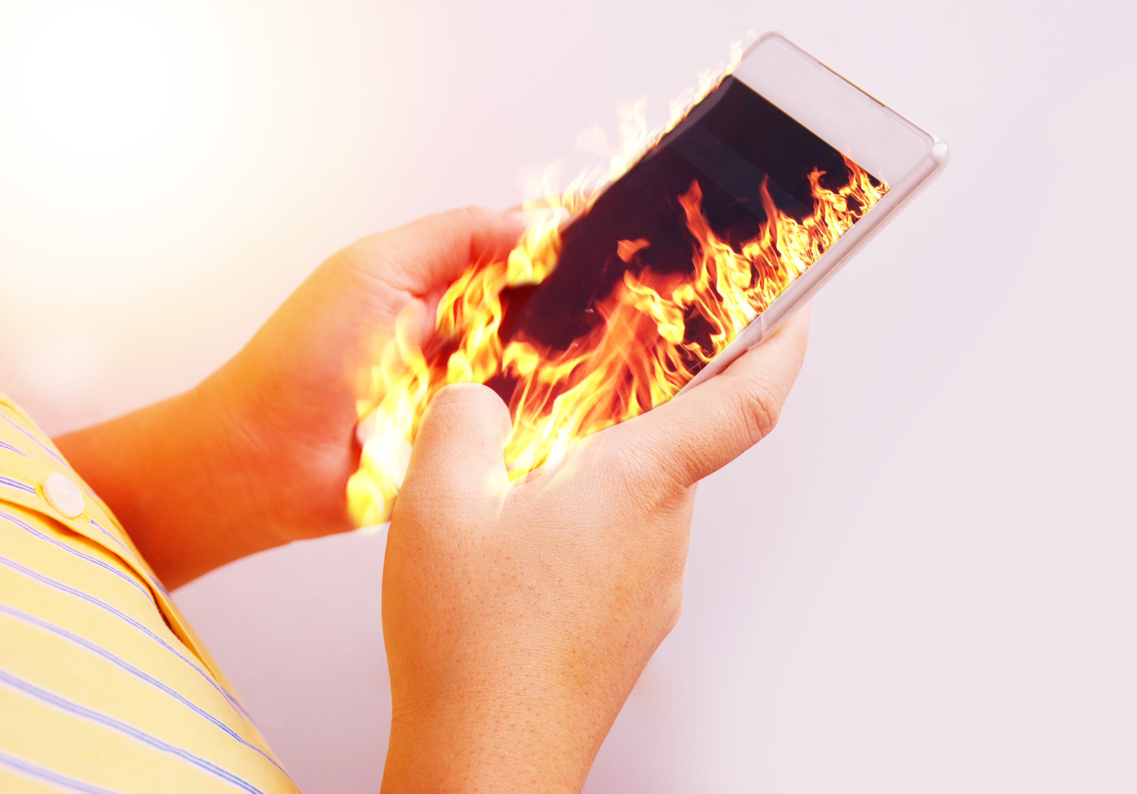 El uso intensivo del celular puede tener consecuencias, y el sobrecalentamiento es una de las más comunes.