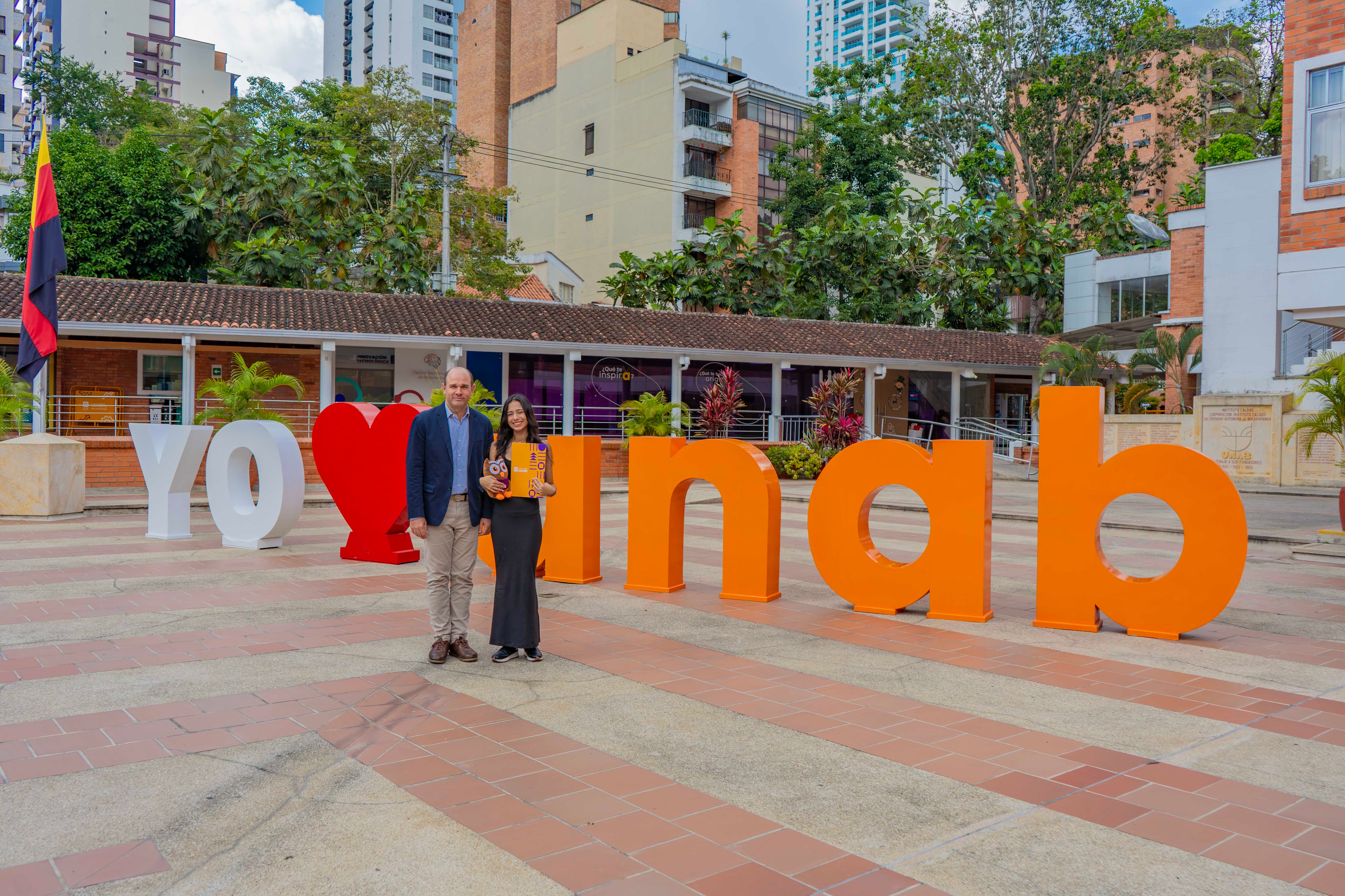 Valeria Díaz González, la joven que obtuvo el mejor puntaje a nivel nacional en las pruebas Saber 11 en 2024, entre más de 600 mil estudiantes del calendario A.