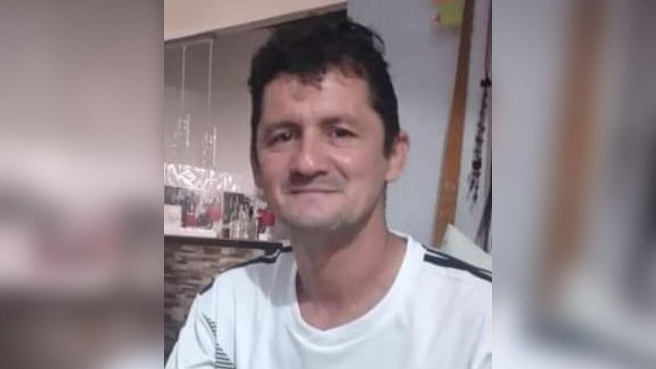 El docente, quien tenía 47 años de edad, fue asesinado frente a sus estudiantes.