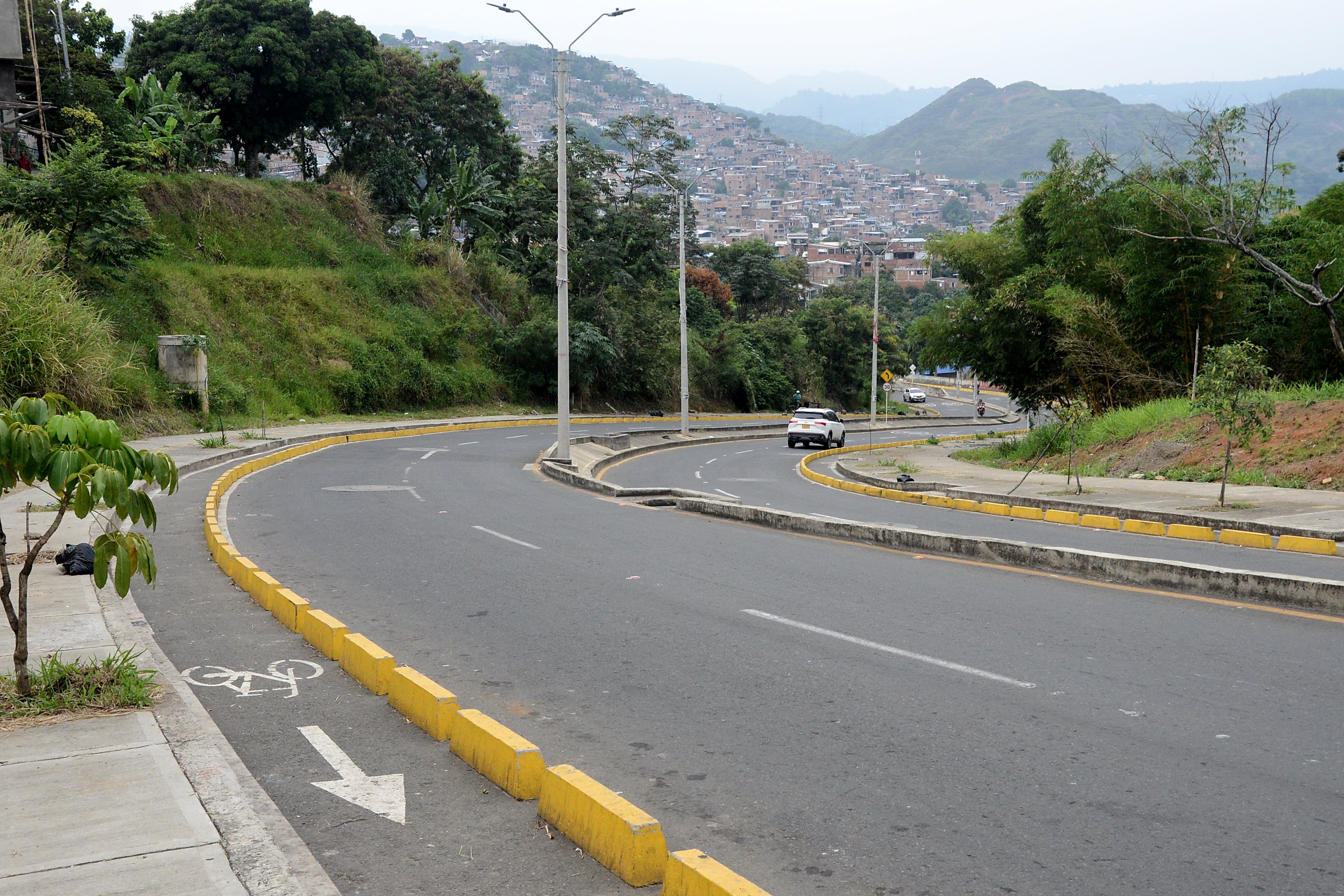 Cali: Informes vías inconclusas Av.de los Cerros