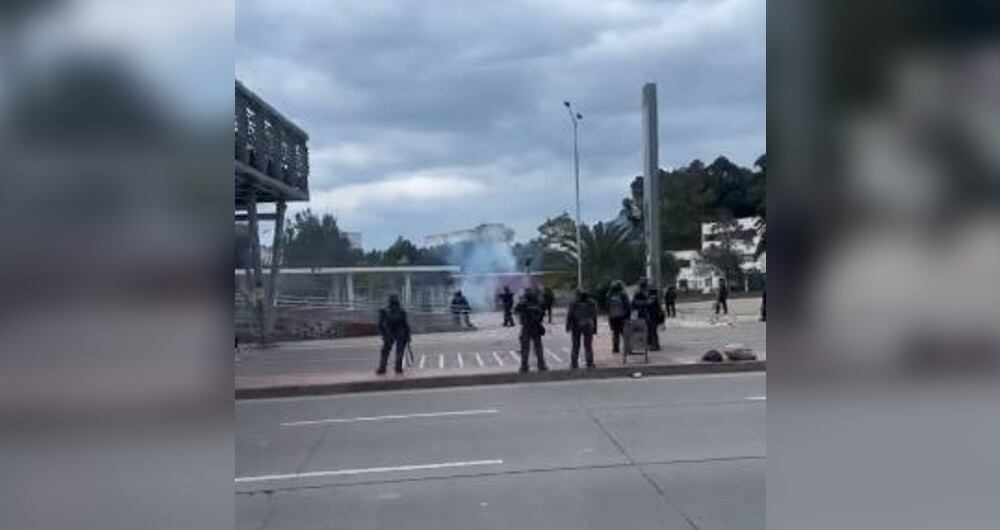 Uniformados de la fuerza disponible hacen presencia en el lugar.