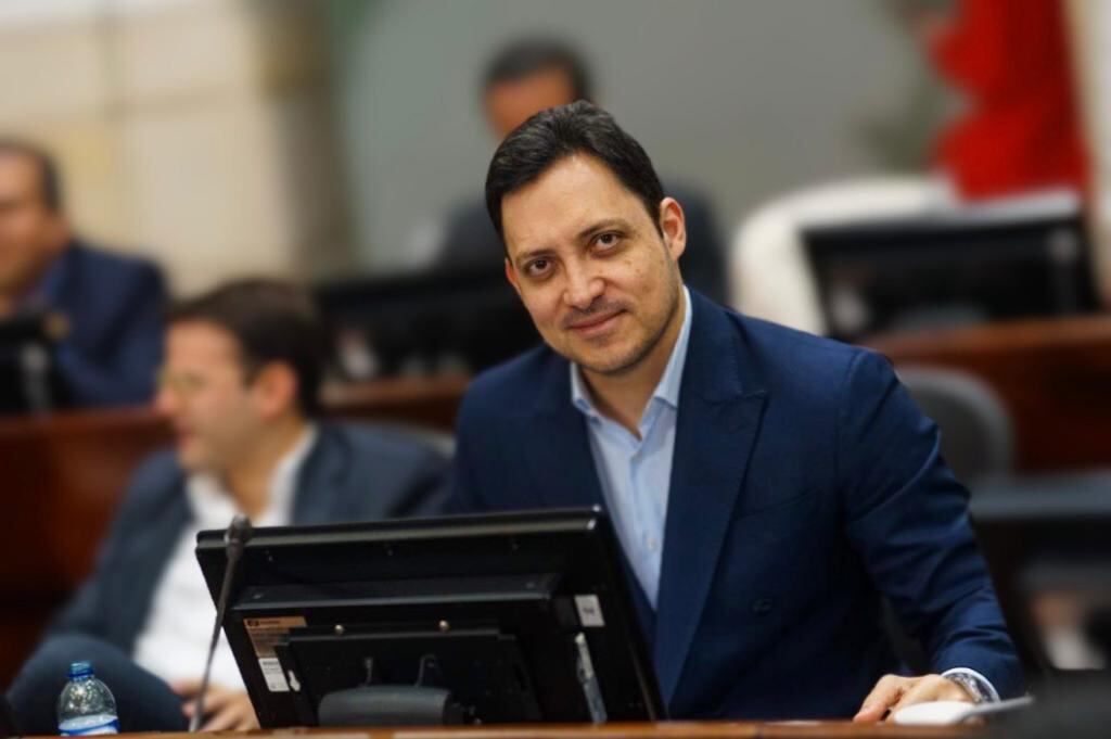 Senador Carlos Fernando Motoa