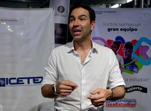 Feria de oportunidades del Icetex en Cali en el Colegio Inem con la presencia del presidente del Icetex Mauricio Toro.
