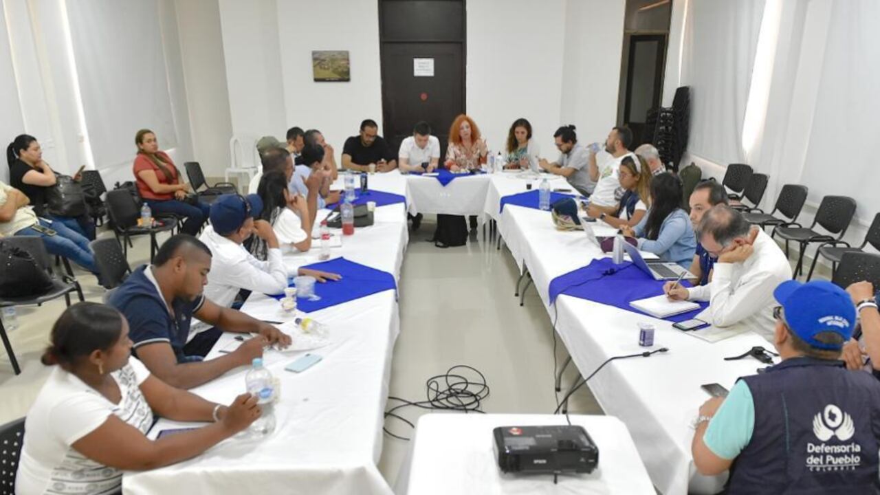 Mesa de negociaciones del Gobierno con mineros en Antioquia.
