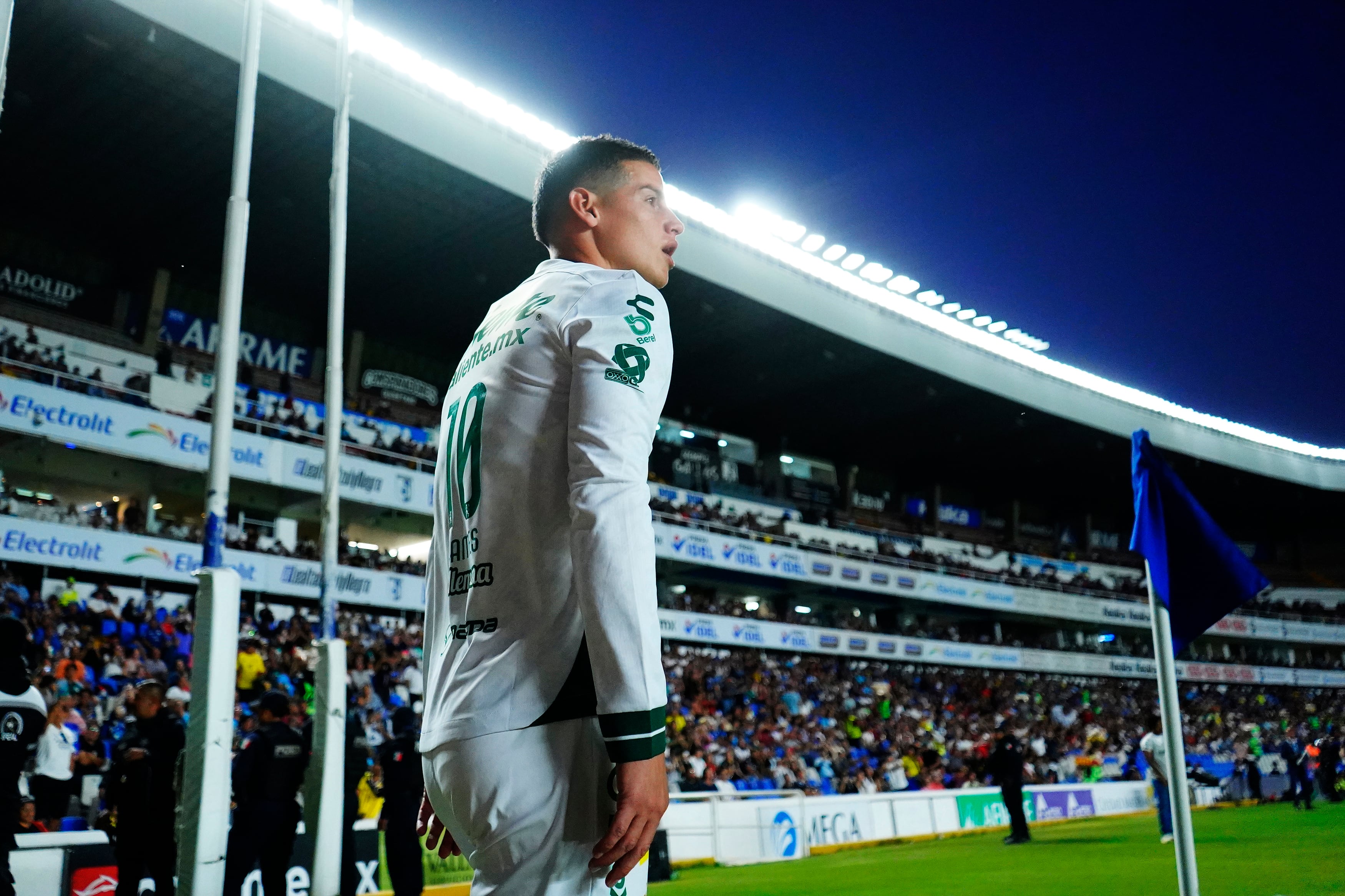 James Rodríguez jugó los 90' con León ante Querétaro.