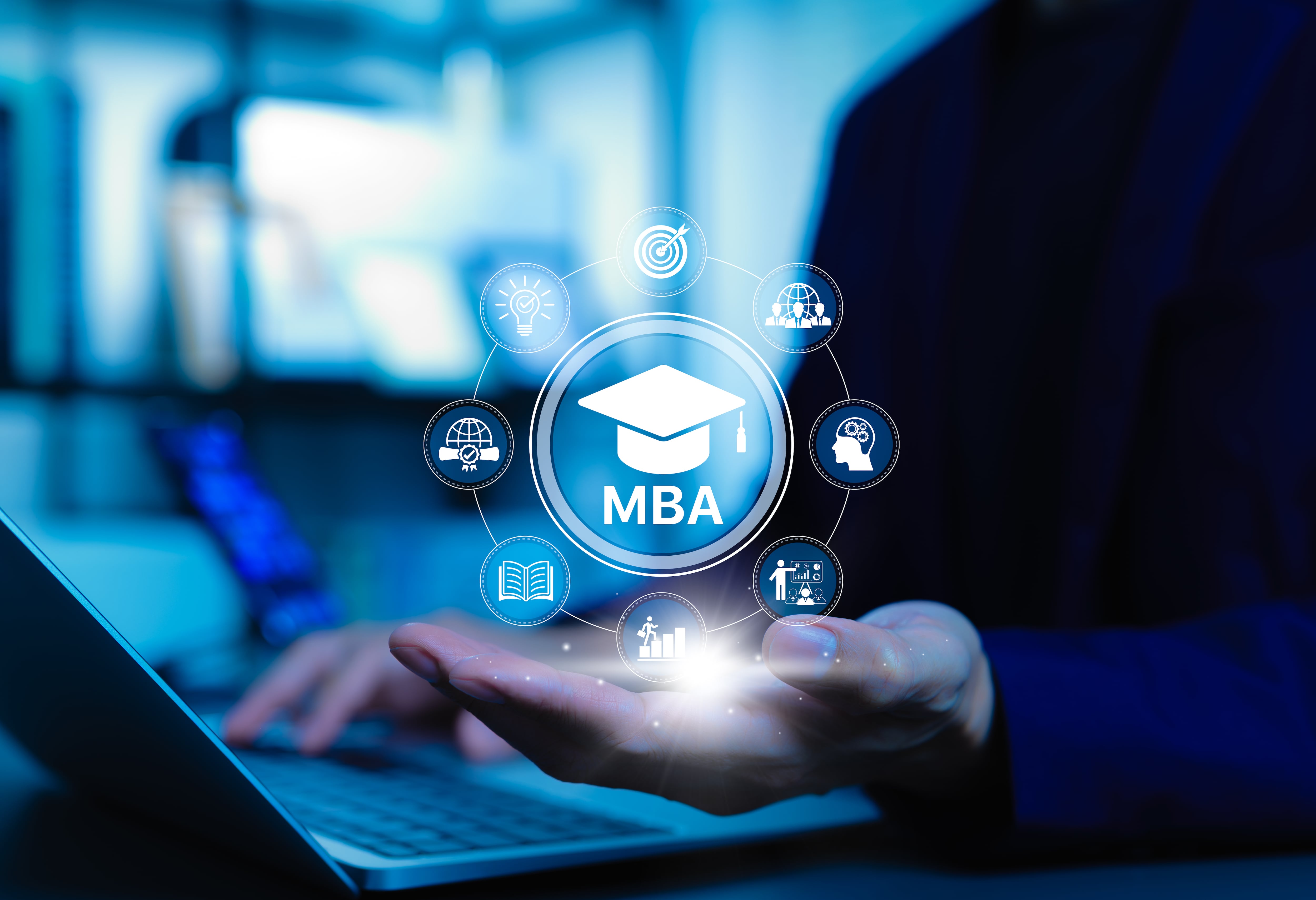 En un entorno laboral cada vez más competitivo y conectado, la formación de posgrado se ha convertido en una herramienta esencial.