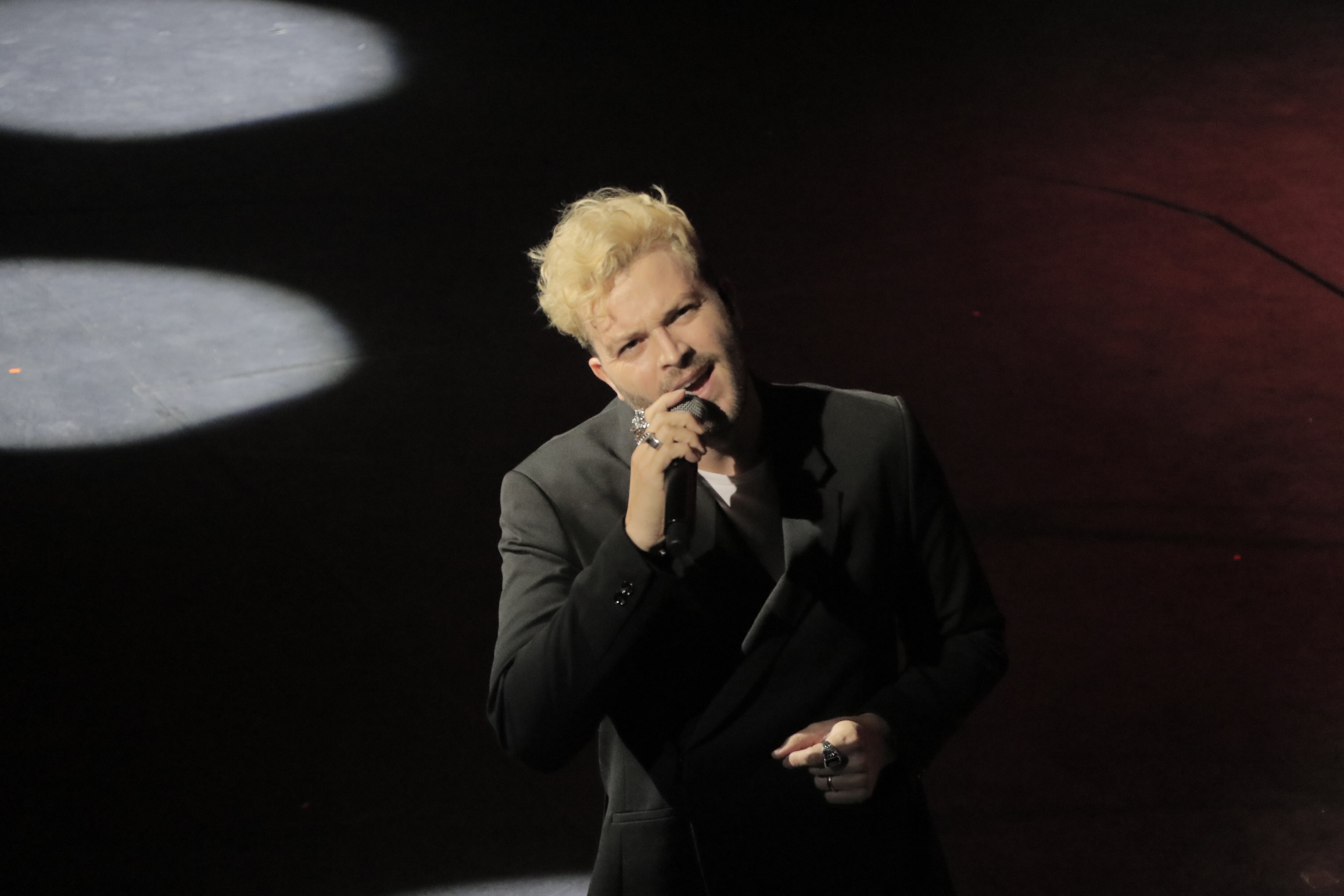 Gusi fue la gran sorpresa de la noche en el evento de lanzamiento en el teatro Colón.