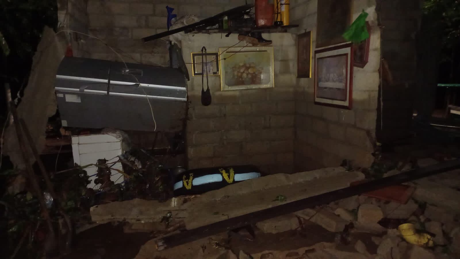 Una vivienda en la vereda Don Diego colapsó por las inundaciones.
