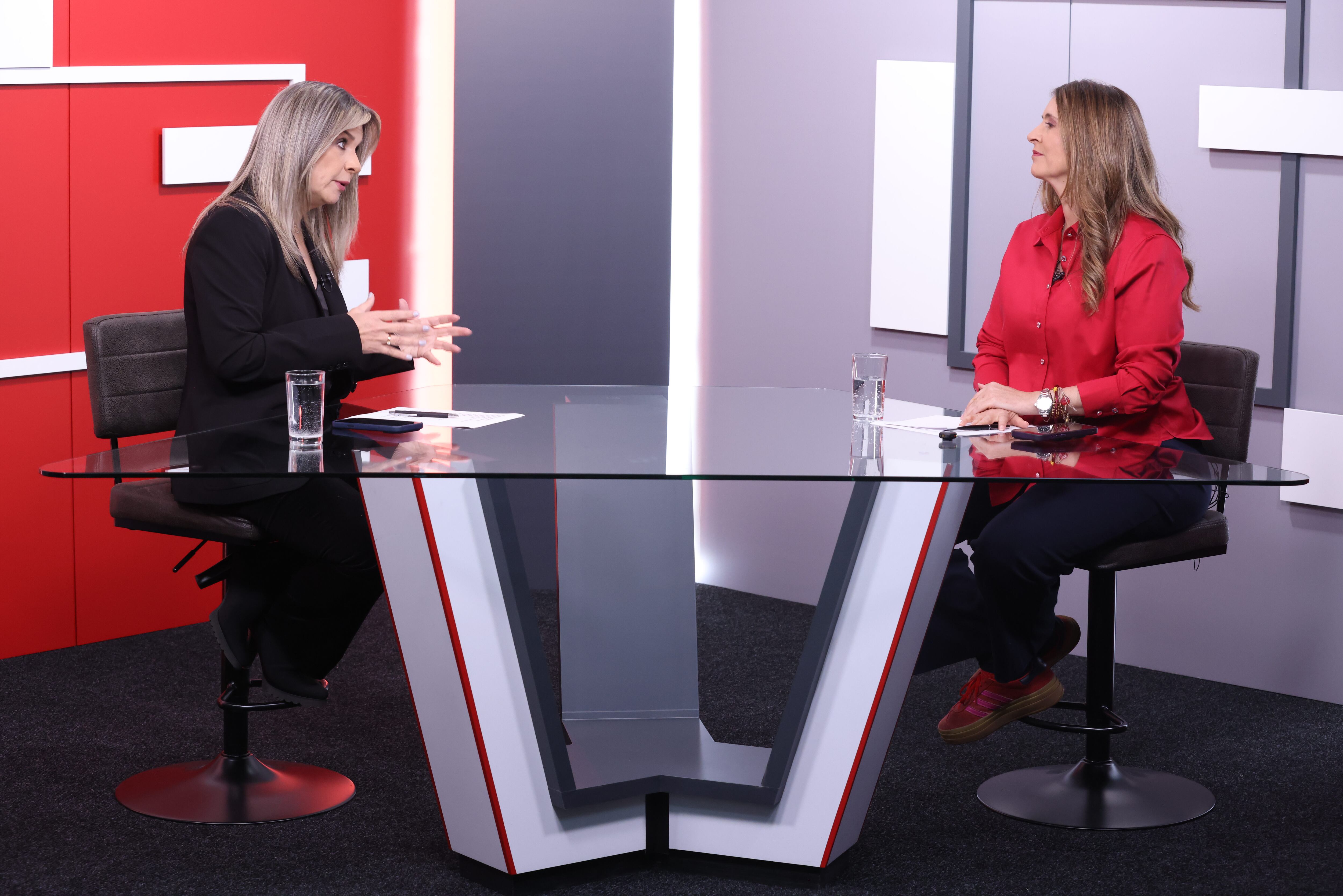 Vicky Dávila en entrevista con Paloma Valencia, candidata presidencial.