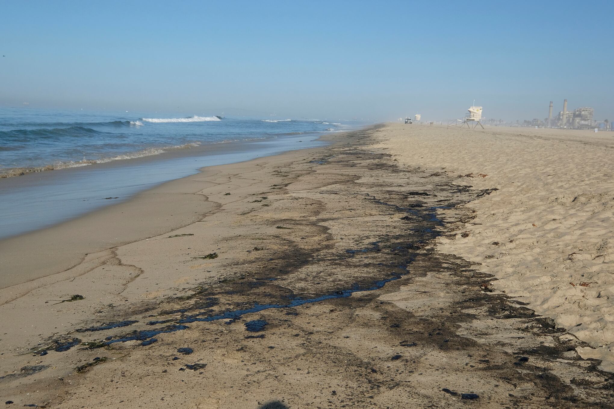 En Imágenes Derrame de petróleo llegó la playas de Huntington Beach, California