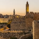 El artista llegó a su resultado, teniendo en cuenta una etnicidad de Oriente Medio "más convincente". Imagen de referencia de Jerusalén.