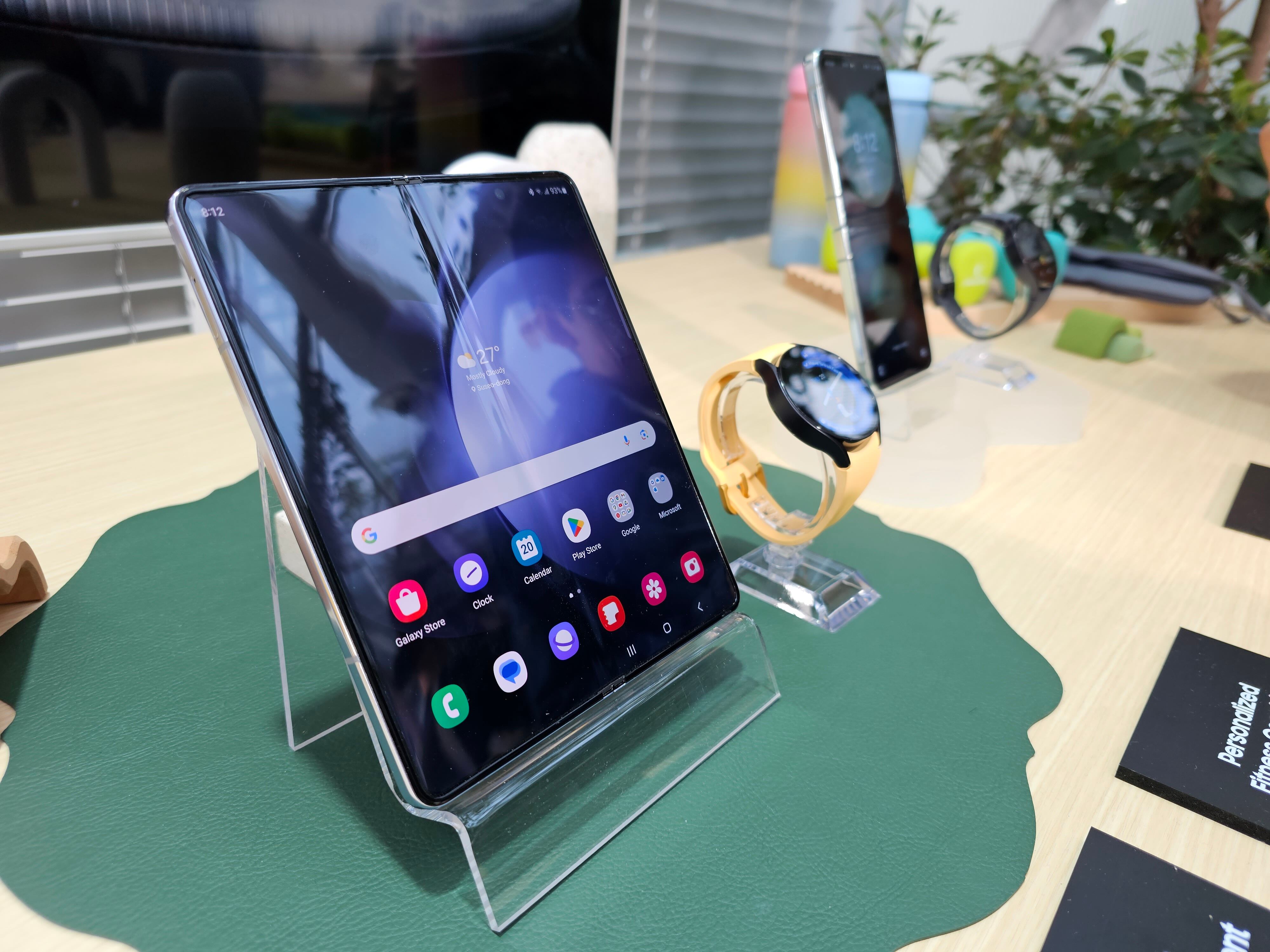 El nuevo Galaxy Fold5 fue lanzado en un evento Seúl, Capital de Corea del Sur, ante más de 600 personas