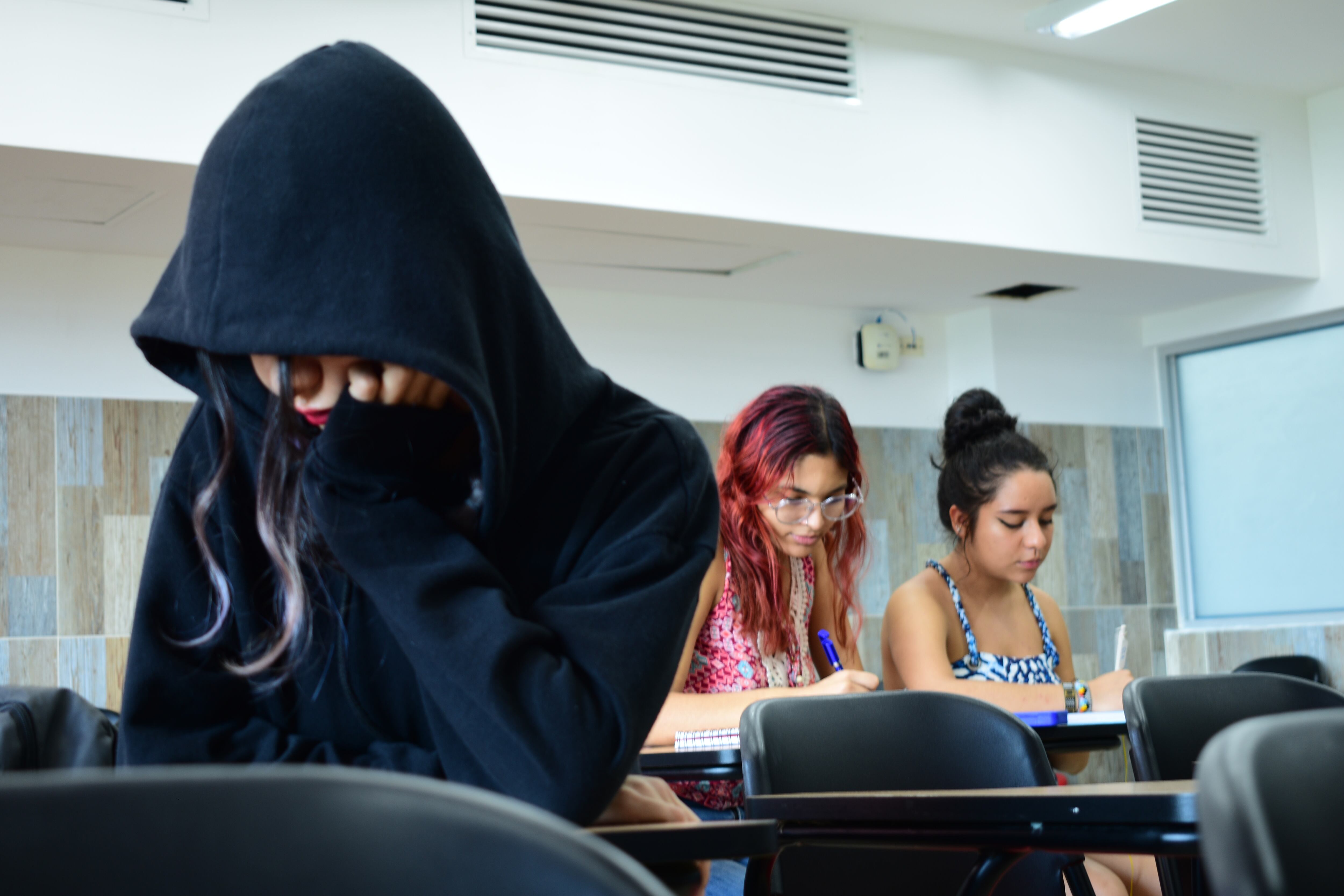 El desánimo, el aislamiento, no disfrutar las actividades que se hacen, son algunas de las señales que se pueden detectar en jóvenes con problemas emocionales.