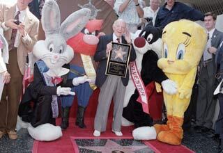 Freleng creó para los Looney Tunes de la Warner Brothers a Sam Bigotes, el gato Silvestre y el cerdito Porky; además, rediseñó a Piolín y a Speedy Gonzales