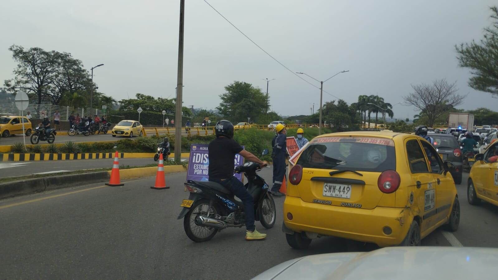 La movilidad colapsó por este cierre.
