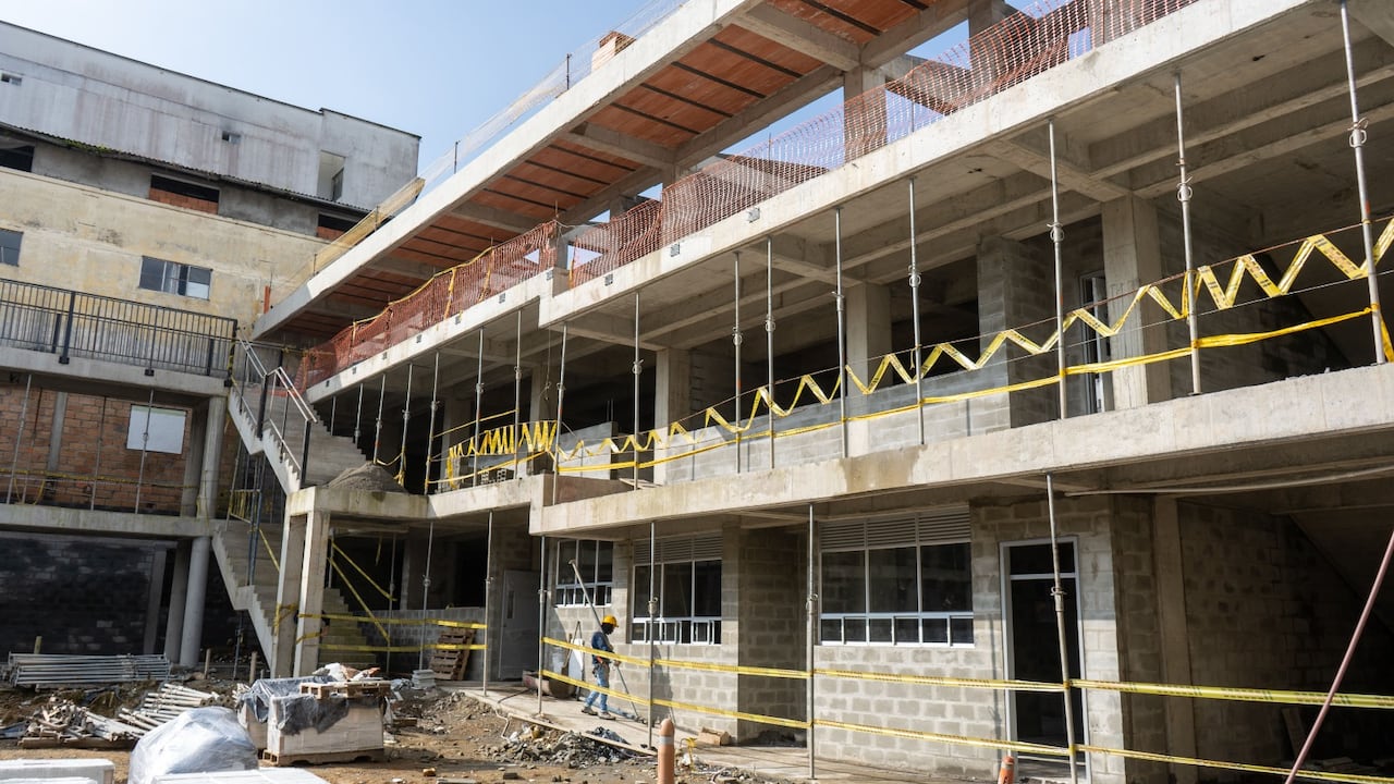 Destacan el avance en la construcción de tres megacolegios en los municipios de Marsella, Pueblo Rico y Santa Rosa de Cabal