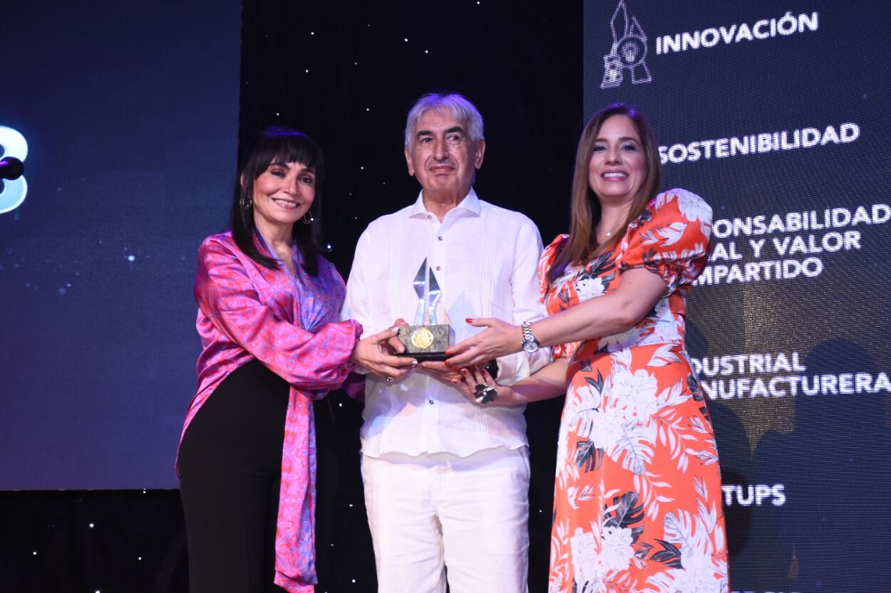 Carlos Leyva Franco fue reconocido como Empresario Benemérito 2023.