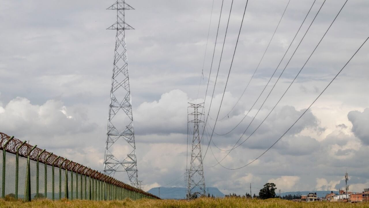 La Empresa Metro de Bogotá ha comprometido más de 60.000 millones de pesos para el traslado de estas redes de alta tensión. Foto: Enel