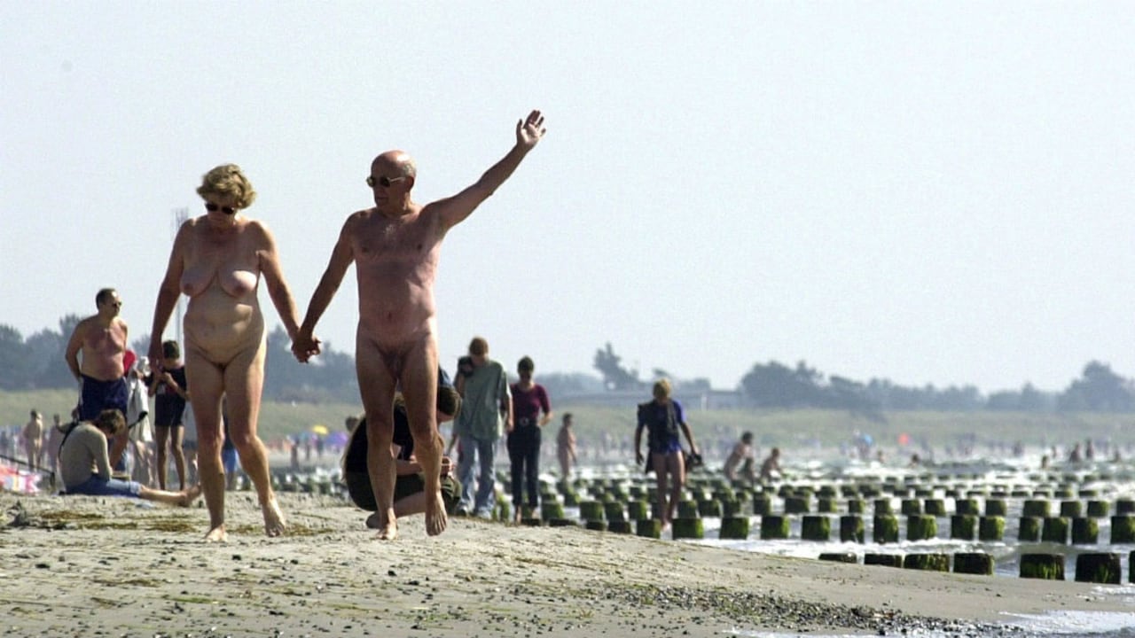 Los nudistas suele autodenominarse también "naturistas".