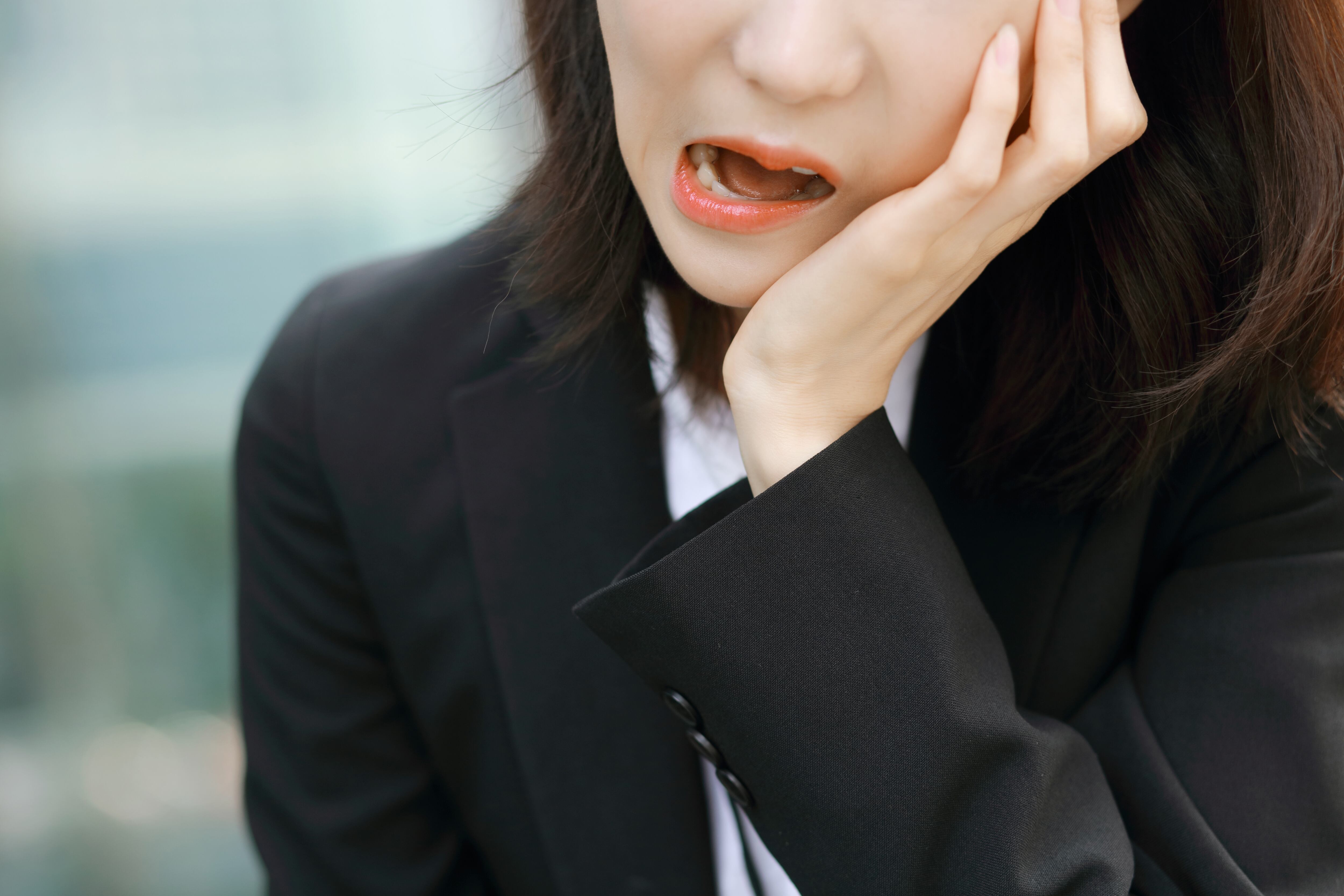 El dolor de muela se ve relacionado en algunas ocasiones con traumas.