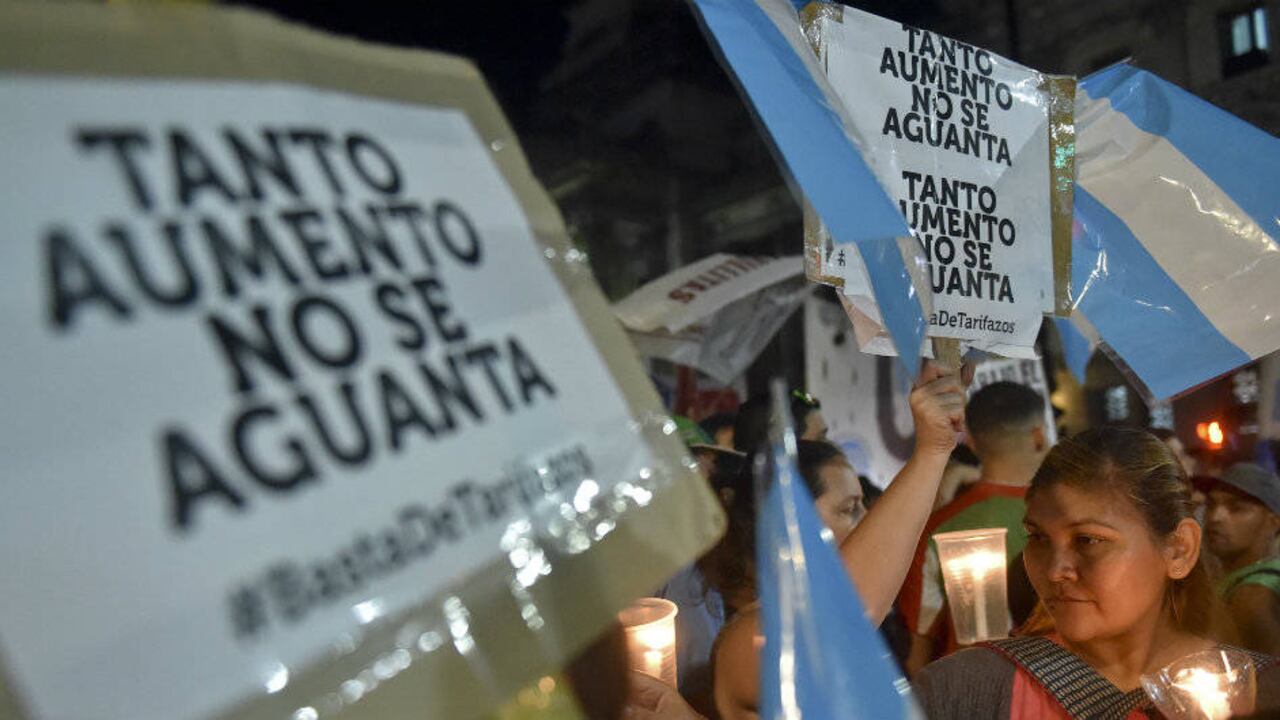 Protestas en Argentina por el aumento de precios en servicios básicos en abril de 2018