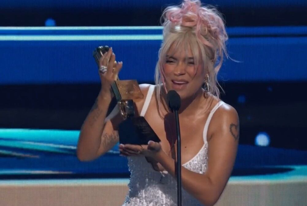 La cantante paisa no pudo ocultar su emoción y agradeció por los premios recibidos