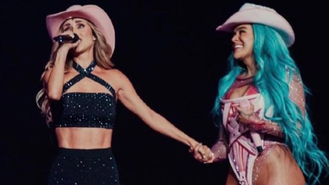 Anahí y Karol G, ya han cantado juntas en concierto.