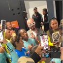 J Balvin celebra en el camerino con la selección Colombia Femenina
