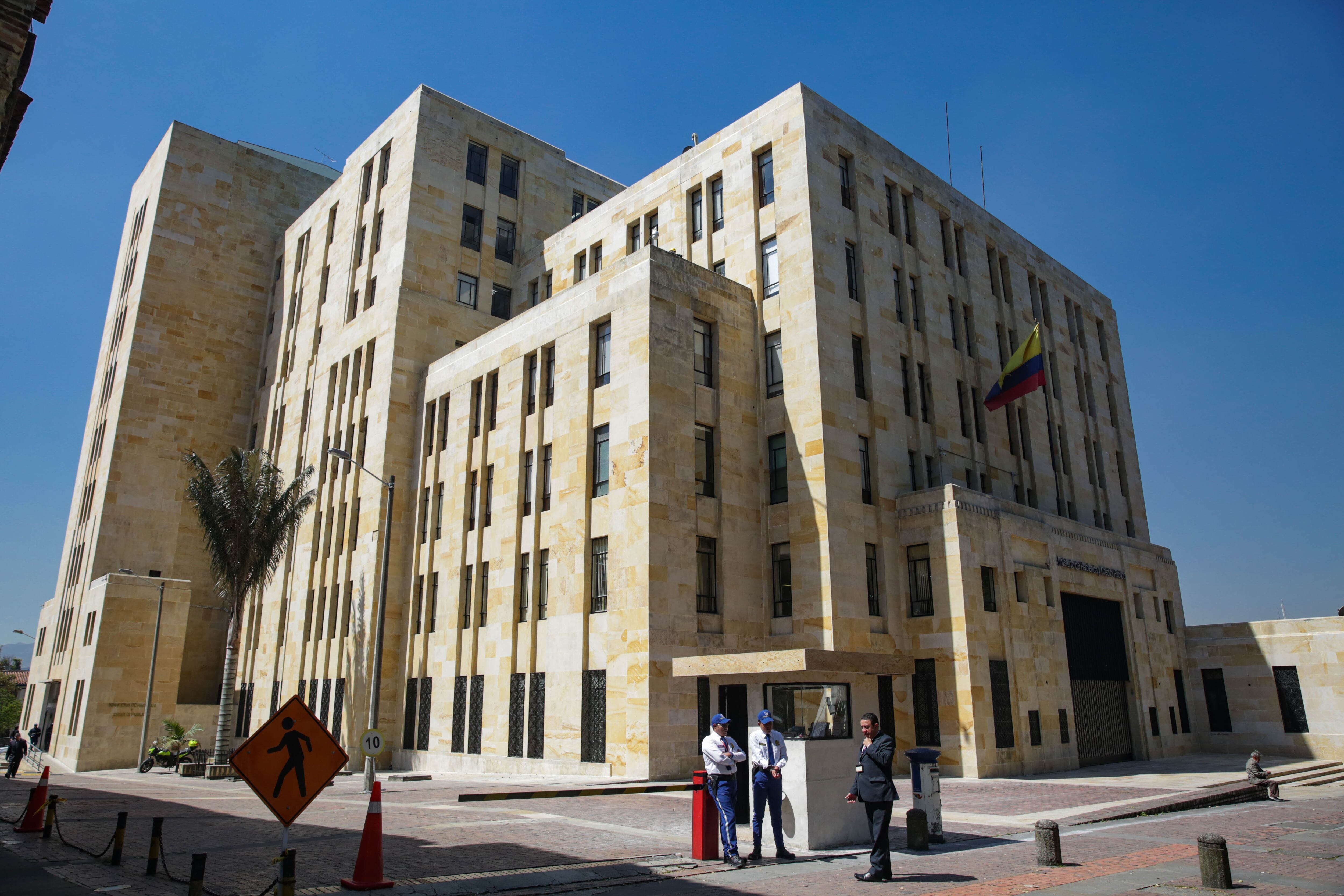 Fachada del Ministerio de Hacienda de Colombia