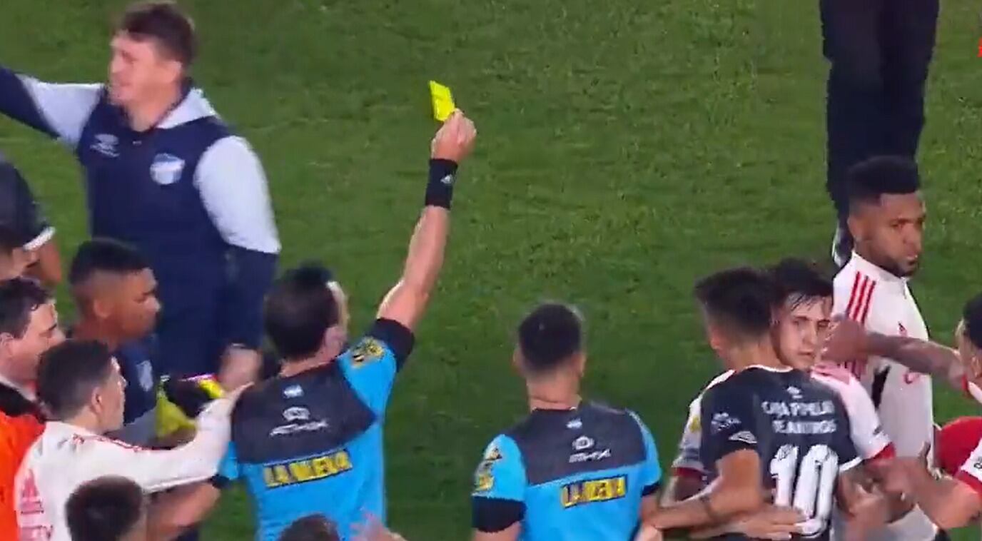 Miguel Ángel Borja fue amonestado por lo sucedido.