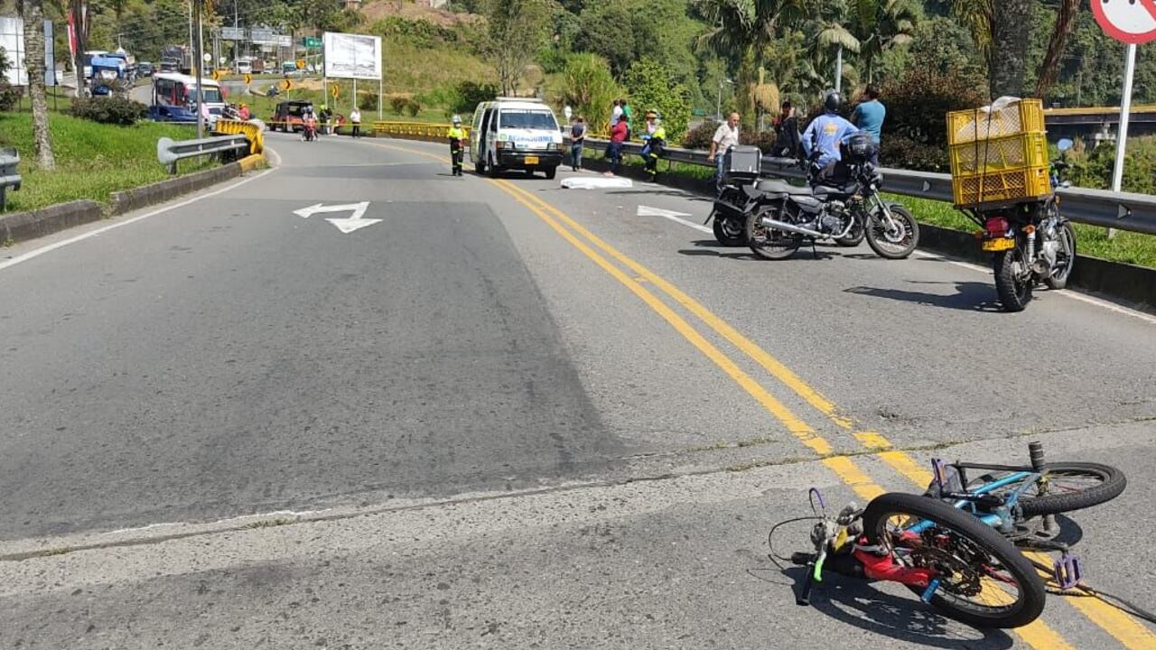 En el sector de la Estación Uribe falleció un ciclista al chocar contra un jeep
