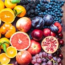 La OMS recomienda consumir cinco porciones de fruta diaria.