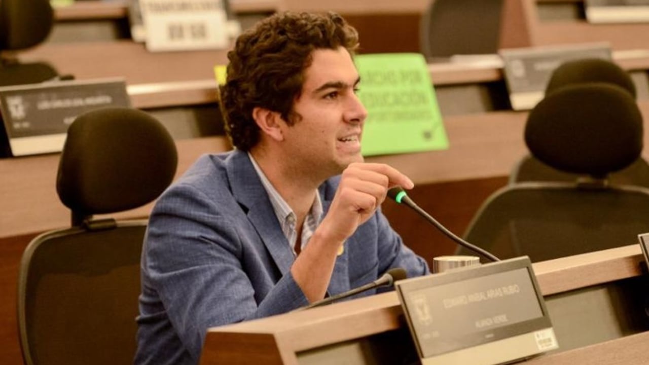 Martín Rivera, concejal de Bogotá, denunció que la capital del país completó dos meses sin información y estadísiticas de seguridad.