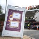A fuel tanker arrives to replenish stocks at a petrol station in Coventry, central England on September 28, 2021. - The UK government today faced calls for nurses, police, teachers and other key workers to be given priority at petrol pumps, as the army was put on standby to ease a fuel supply crisis. (Photo by Paul ELLIS / AFP)