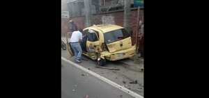 Un vehículo particular y un taxi son los protagonistas del accidente en Santander.