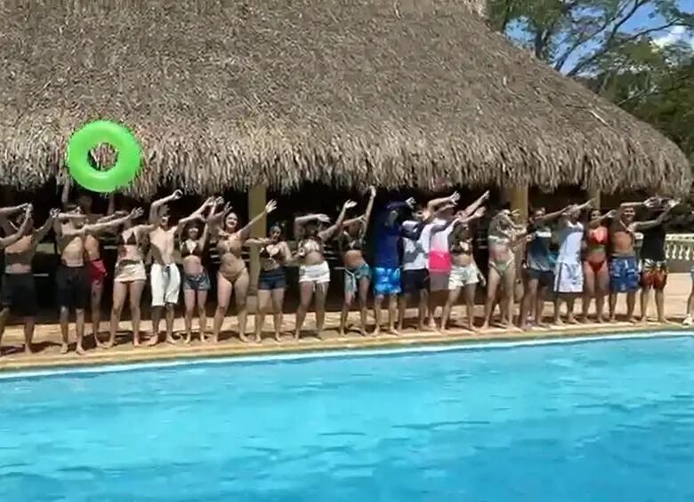 Estas son unas de las últimas imágenes de los jovenes antes del siniestro.