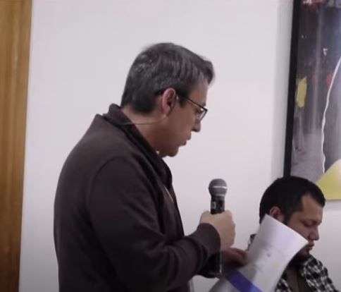 El profesor César García Ubaque interviniendo en la sesión de Consejo Superior.