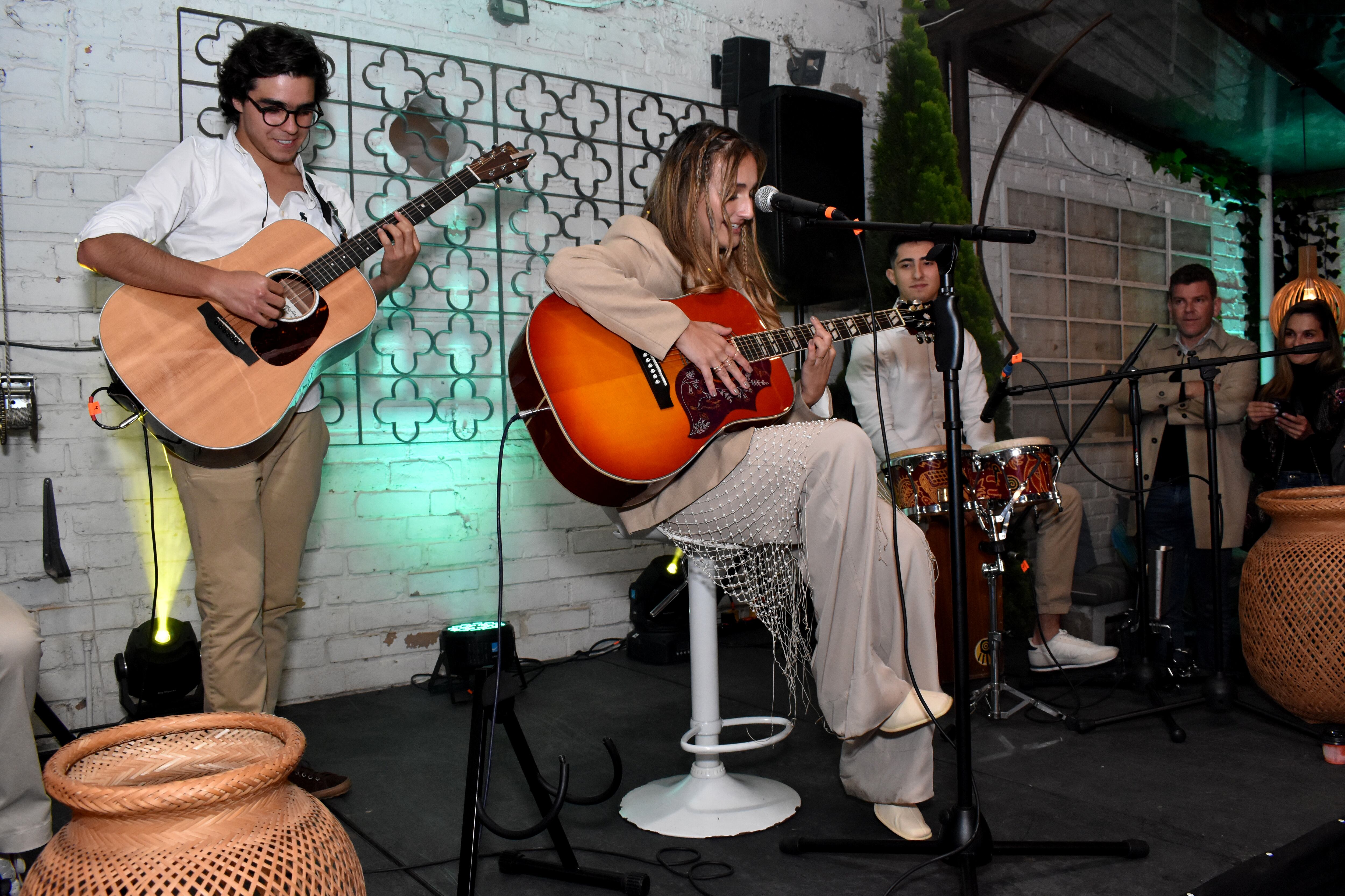 LANZAMIENTO LAURA MARE
“SABOR A COCO”