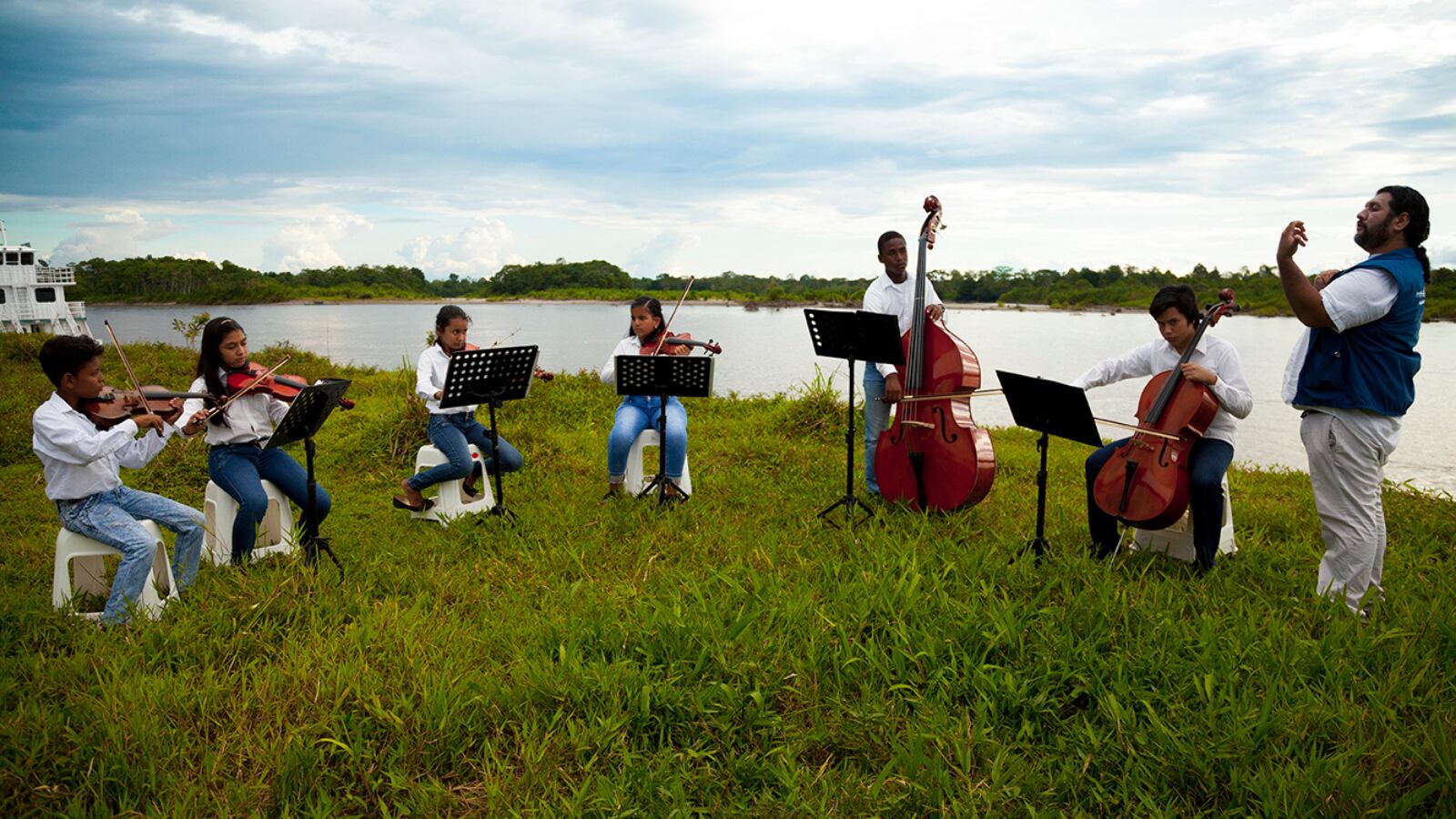 El programa Música en las Fronteras está conformado por 11 agrupaciones sinfónicas en diferentes zonas fronterizas del país.