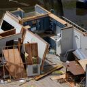 En esta fotografía tomada en un vuelo proporcionada por mediccorps.org, se ven los restos de una casa destruida construida sobre una plataforma sobre pilotes en Keaton Beach, Florida, tras el paso del huracán Idalia, el miércoles 30 de agosto de 2023. ( Foto AP/Rebecca Blackwell)
