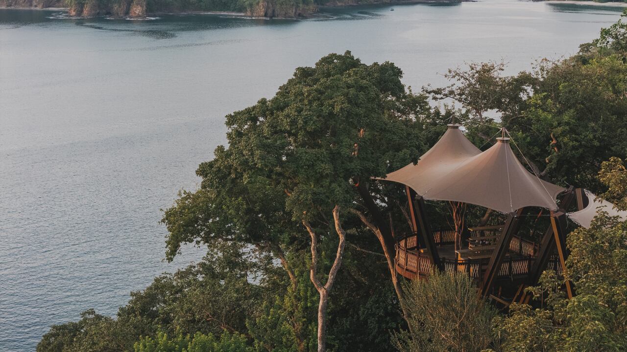 Nekajui Península Papagayo, a Ritz-Carlton Reserve, está en medio de árboles nativos y muy cerca a la playa.