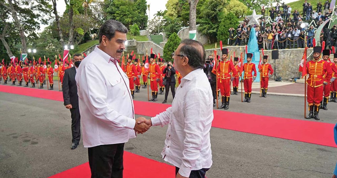  Benedetti le contó a SEMANA que Gustavo Petro es serio, tímido en ocasiones, pero en el encuentro con Nicolás Maduro reinó la cordialidad.