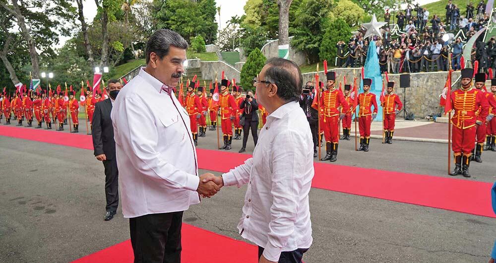  Benedetti le contó a SEMANA que Gustavo Petro es serio, tímido en ocasiones, pero en el encuentro con Nicolás Maduro reinó la cordialidad.