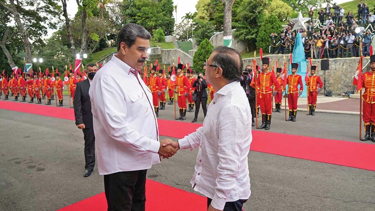 Benedetti le contó a SEMANA que Gustavo Petro es serio, tímido en ocasiones, pero en el encuentro con Nicolás Maduro reinó la cordialidad.