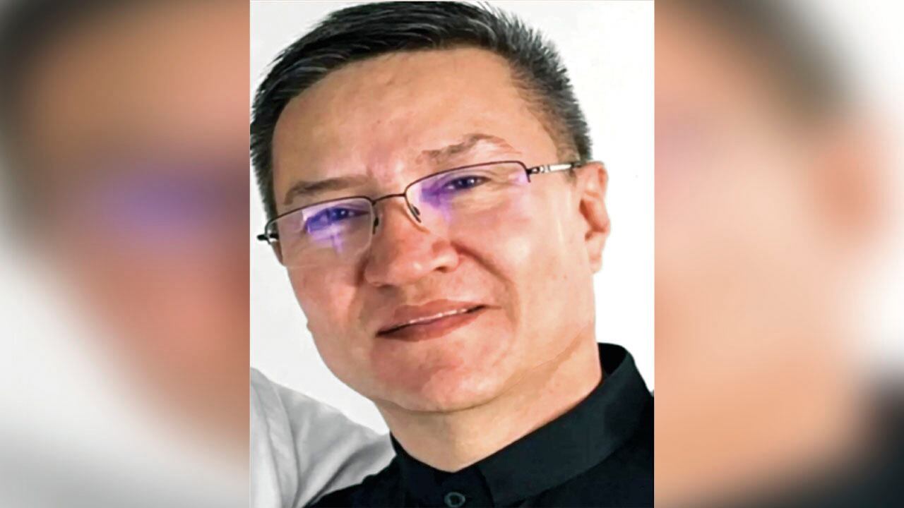 En las imágenes, el sacerdote Darío Valencia Uribe, asesinado en Pereira, y la confesión del supuesto asesino, Julián Eduardo Cifuentes.