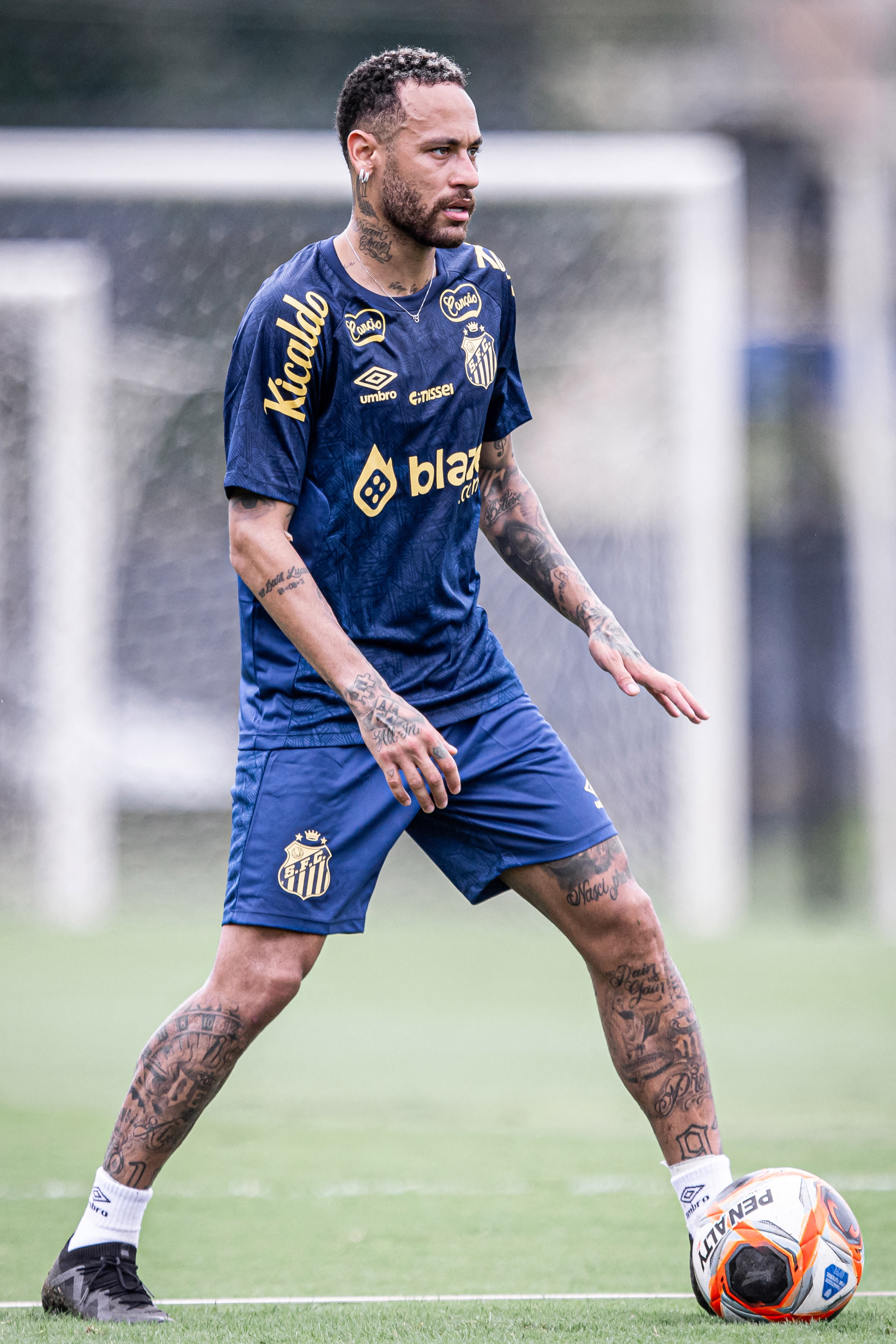 In this handout picture released by Santos Football Club, Brazil's forward Neymar controls the ball during a training session at Rei Pele training centre, in Santos, Brazil on February 3, 2025. Neymmar on January 31, 2025, signed a six month contract with Santos, the Brazilian club where he started his career. (Photo by Raul BARETTA / Brazil's Santos FC / AFP) / RESTRICTED TO EDITORIAL USE - MANDATORY CREDIT "AFP PHOTO / Santos FC / Raul BARETTA " - NO MARKETING - NO ADVERTISING CAMPAIGNS - DISTRIBUTED AS A SERVICE TO CLIENTS