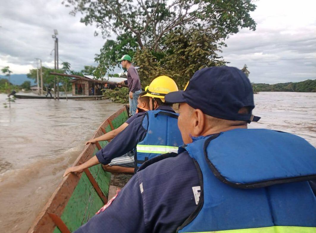 Las fuertes lluvias y el alto nivel de los embalses El Quimbo y Betania tienen en alerta amarilla a varios municipios del Huila y zonas del Tolima.