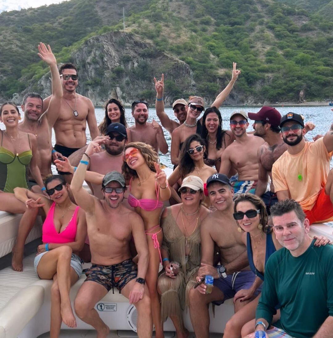 Presentadoras de ‘Día a día’ dejaron a la vista sus sensuales figuras; celebraron por lo alto el cumpleaños de Carolina Cruz