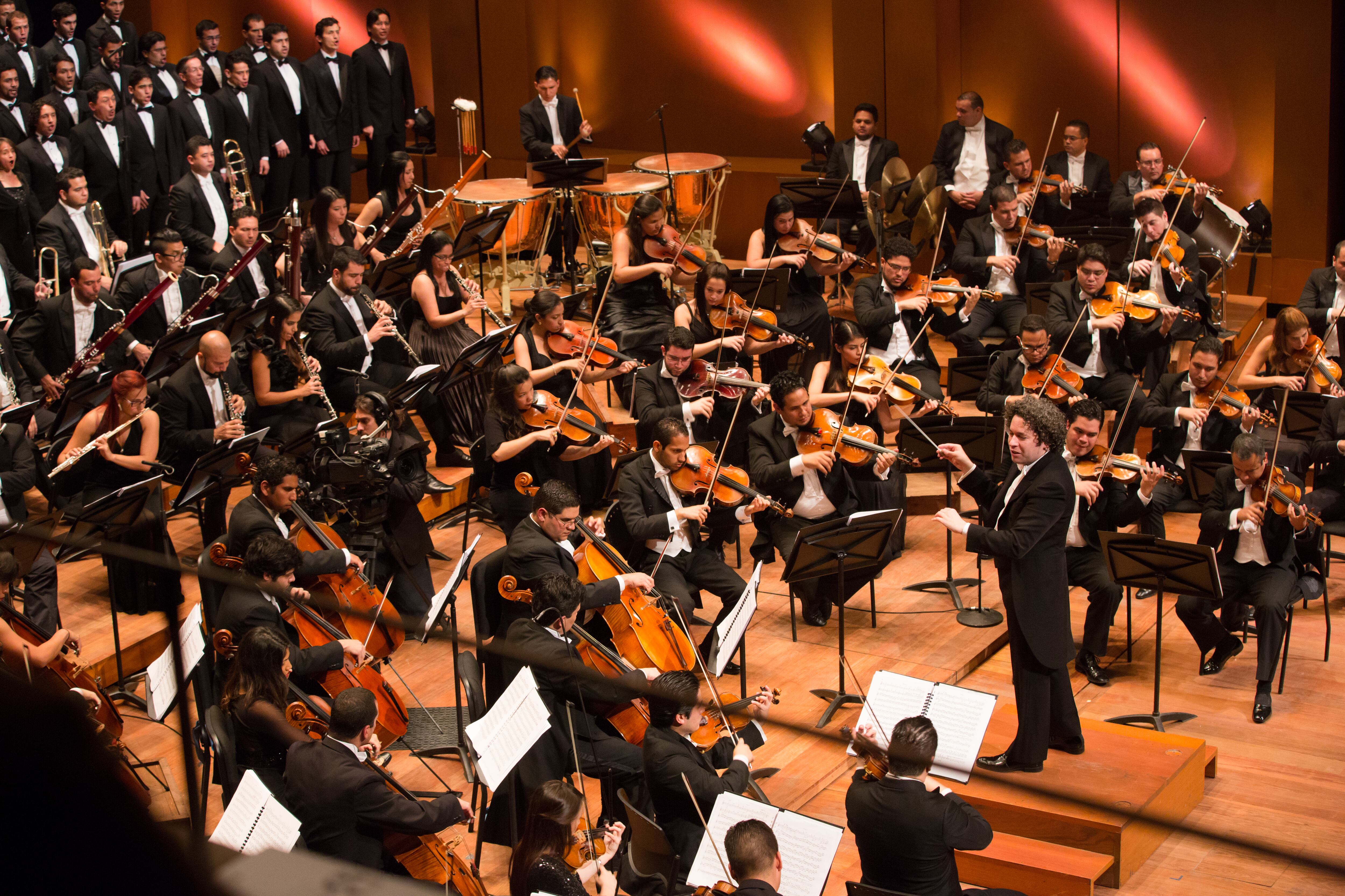 La ‘Sinfonía n.° 9 en re mayor’ de Gustav Mahler, dirigida por Gustavo Dudamel e interpretada por la Orquesta Sinfónica Simón Bolívar.