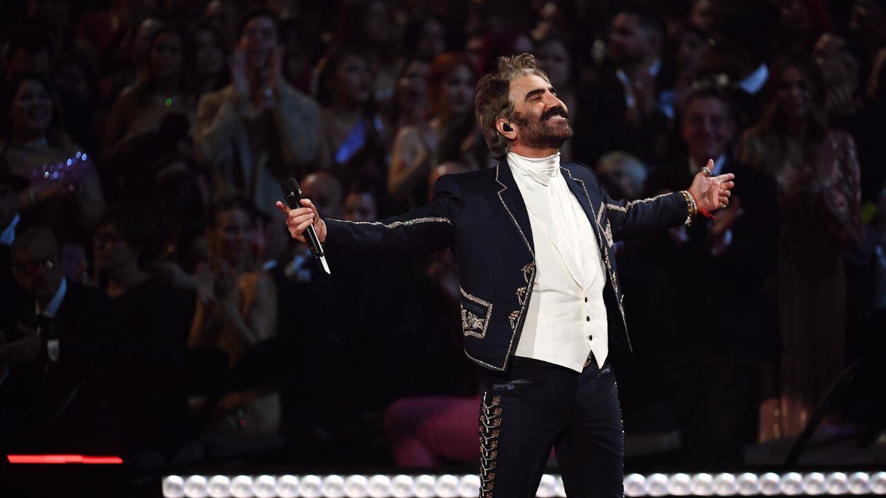 En Vivo Latin Grammy 2024: Sentido homenaje a Juan Gabriel, José José y Vicente Fernández